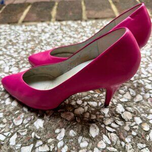 Vintage Nine West Hot Pink Leather Pumps Made in Brazil 7